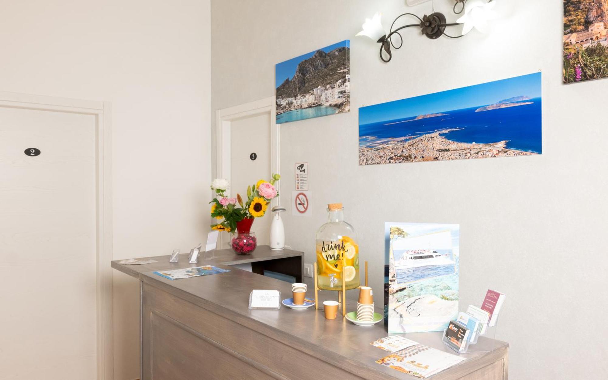 La Trinacria Rooms Trapani Exteriör bild