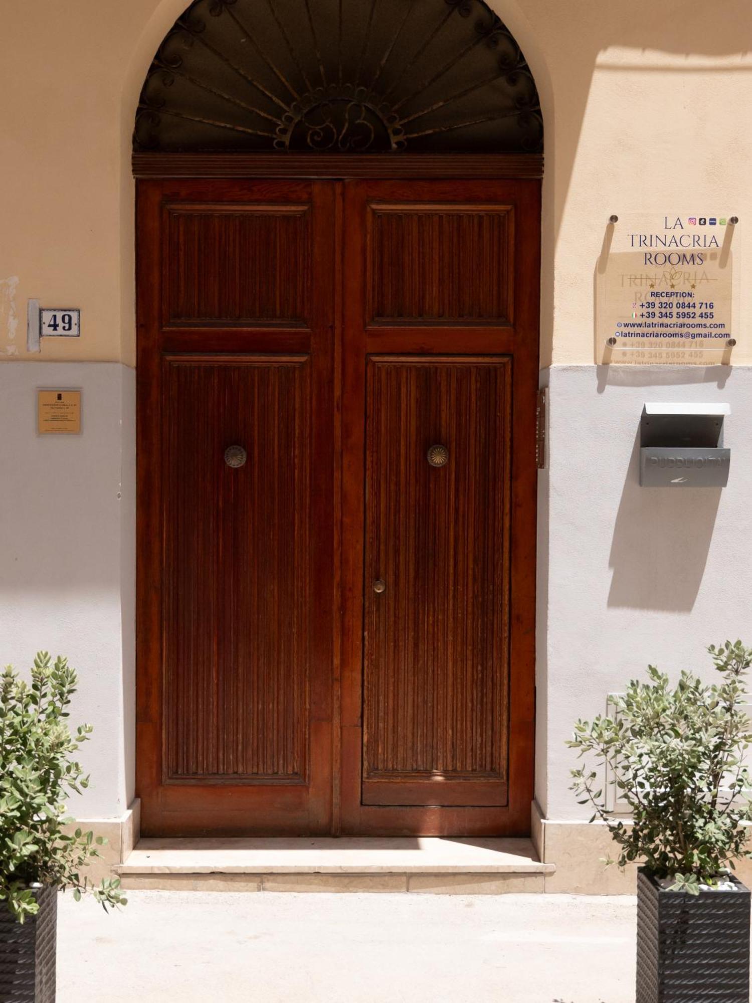 La Trinacria Rooms Trapani Exteriör bild